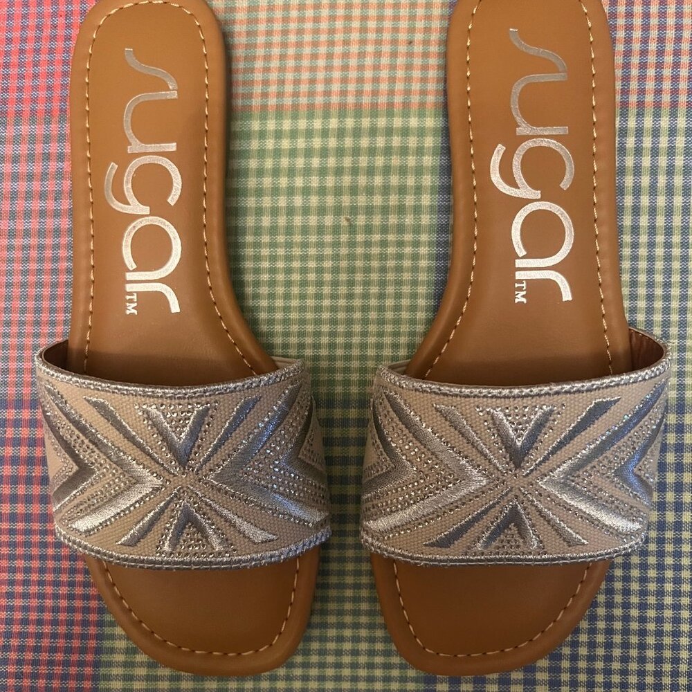 NWT Women's Sugar Slide Sandals - Silver Embroidered Strap - Size 6.5